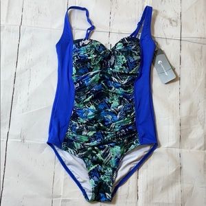 Moontide one piece swim suit size 8 (small) B0118